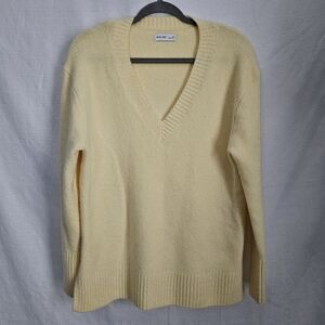 Womens V-Neck Sweater Butter Yellow‎ Ribbed Knit XS Soft Oversized Pullover